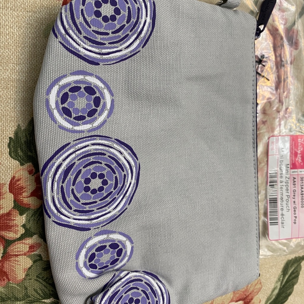 NWT Thirty one zippered coin purse.